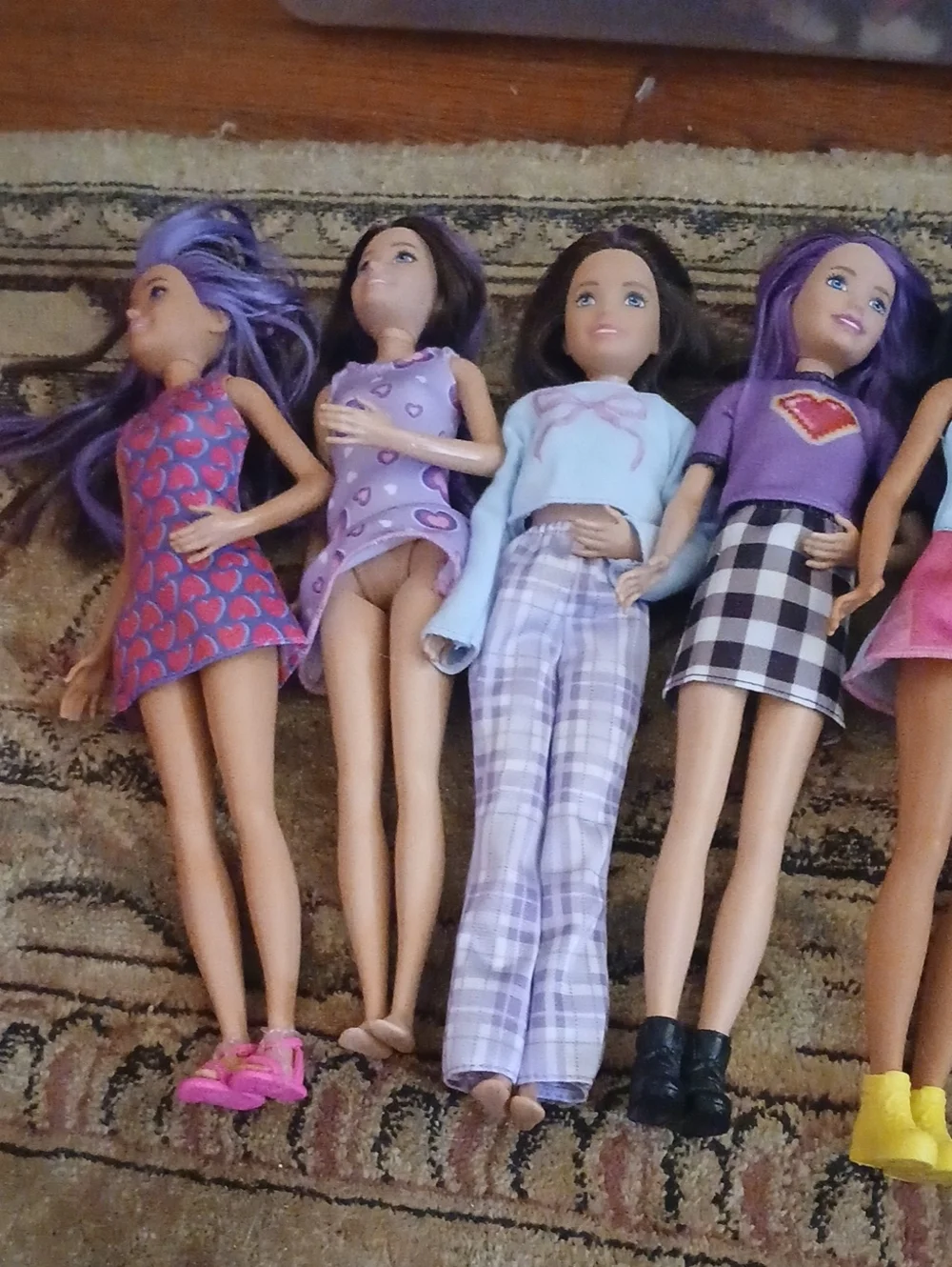 Barbie Skipper -style Fashion Dolls 7-Pack - Mixed Purple and Pink Outfits